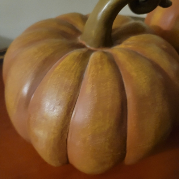 2 Ceramic Pumpkins - Picture 3 of 5
